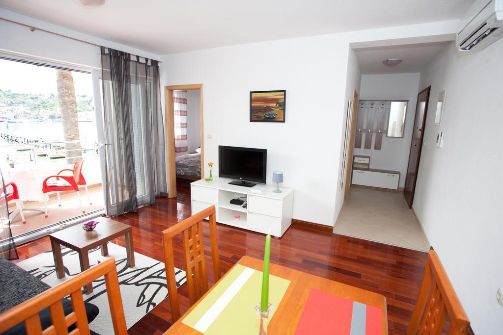 Apartments Svjetlana โตรกีร์ ภายนอก รูปภาพ