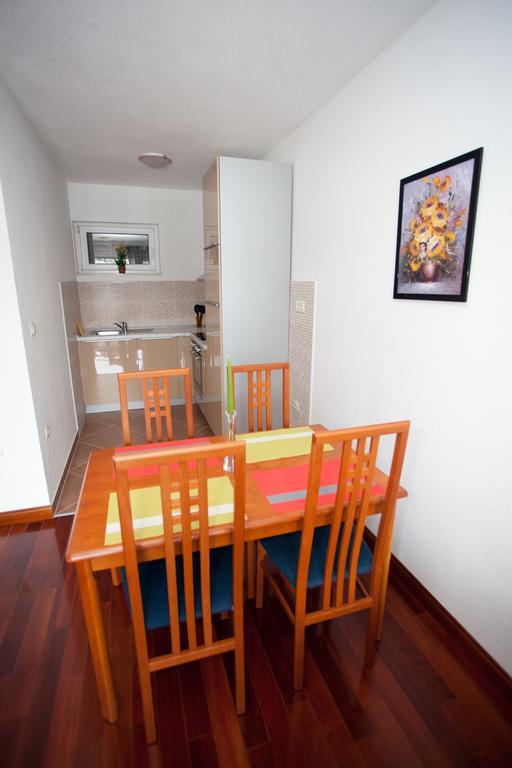 Apartments Svjetlana โตรกีร์ ห้อง รูปภาพ