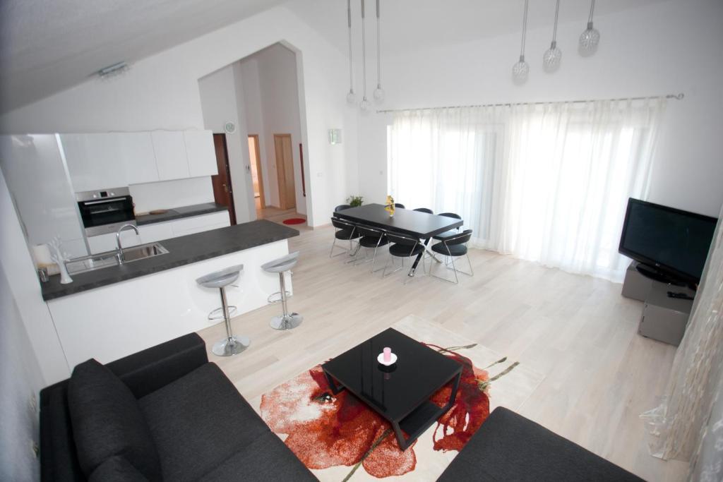 Apartments Svjetlana โตรกีร์ ห้อง รูปภาพ