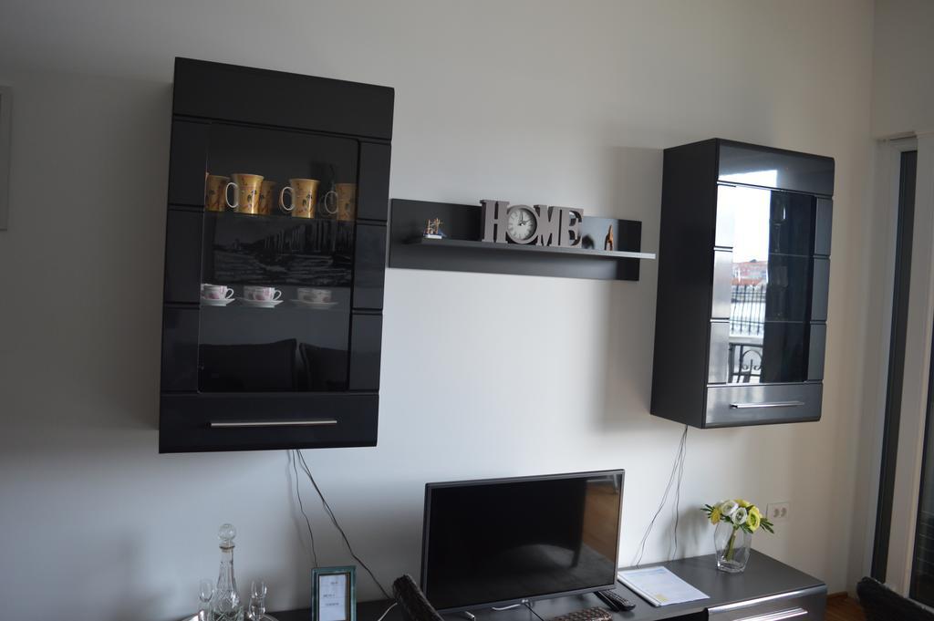 Apartments Svjetlana โตรกีร์ ภายนอก รูปภาพ