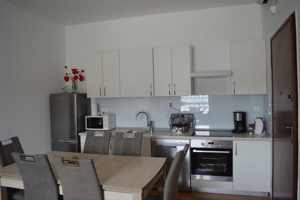 Apartments Svjetlana โตรกีร์ ภายนอก รูปภาพ