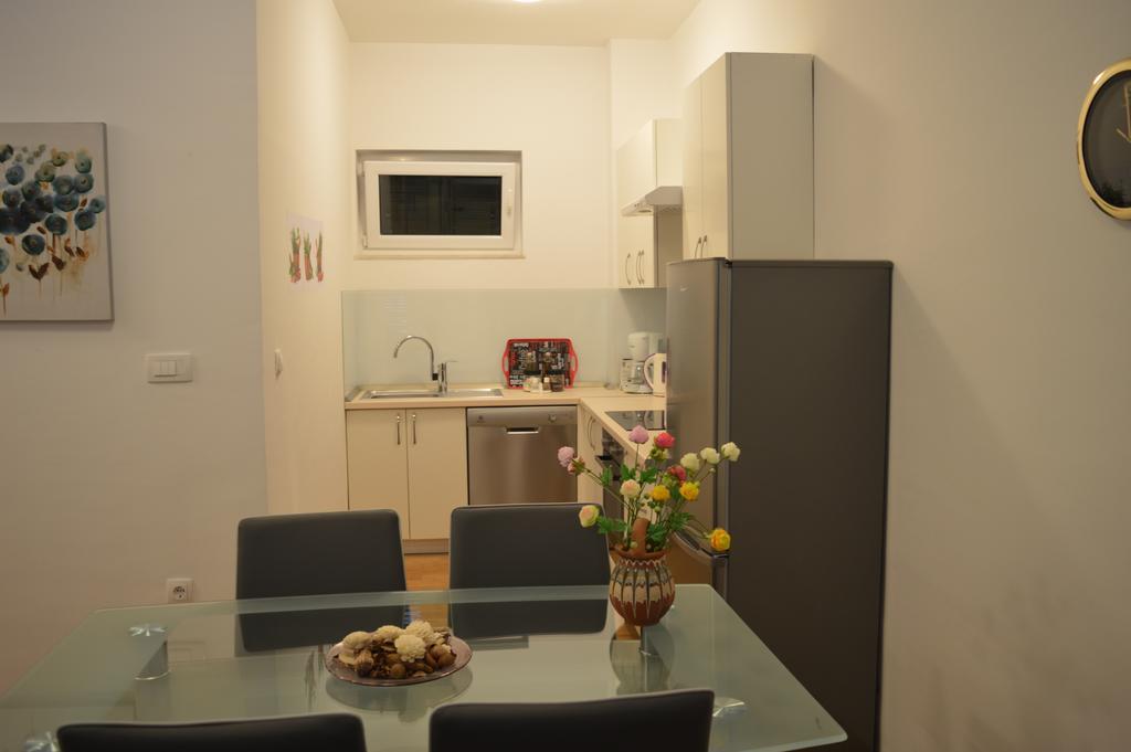 Apartments Svjetlana โตรกีร์ ภายนอก รูปภาพ