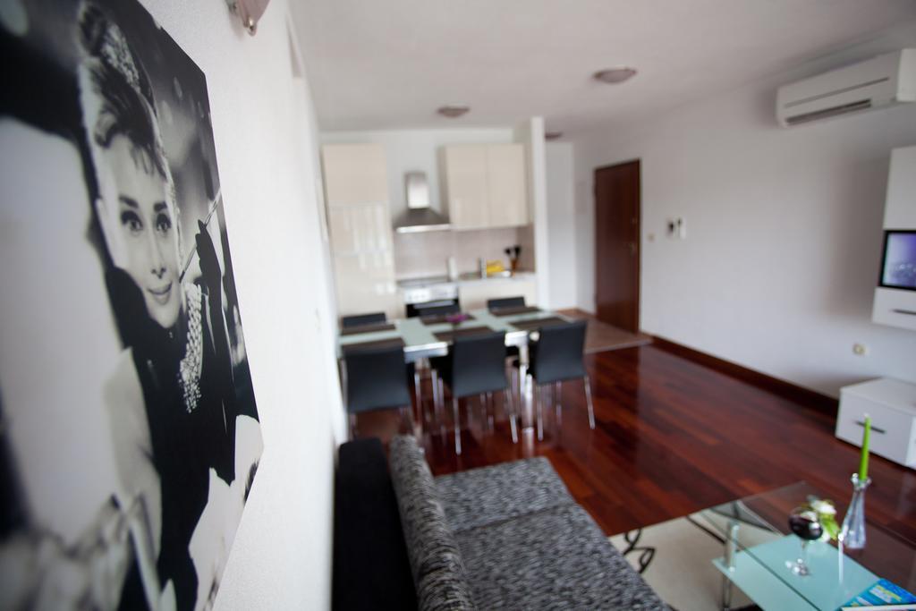 Apartments Svjetlana โตรกีร์ ภายนอก รูปภาพ