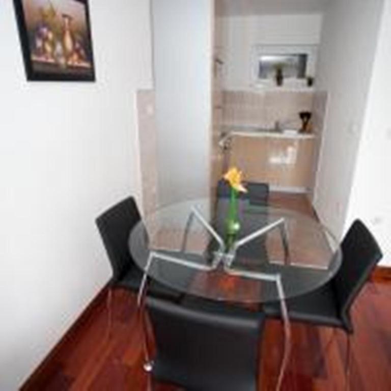 Apartments Svjetlana โตรกีร์ ภายนอก รูปภาพ